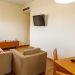 卡拉维拉斯酒店 酒店 马达莱纳
