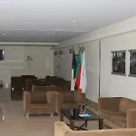 卡拉维拉斯酒店 马达莱纳