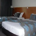 卡拉维拉斯酒店 马达莱纳