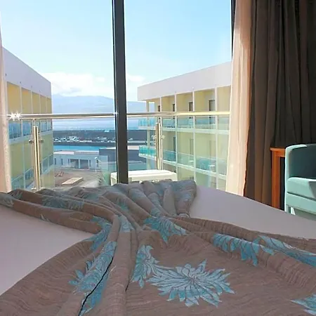 Caravelas 4* Madalena (Azores)